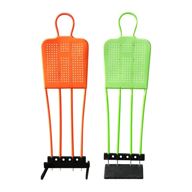 عارضة أزياء لتدريب كرة القدم مع قاعدة مطاطية